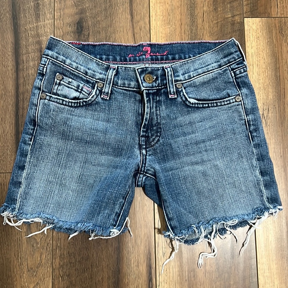Size 25 denim shorts 7 for all mankind